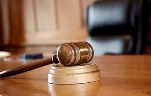 تجديد حبس متهم بترويج الأسلحة البيضاء عبر الإنترنت