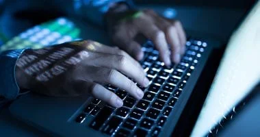 تحذيرات من أساليب النصب الإلكتروني المتزايدة