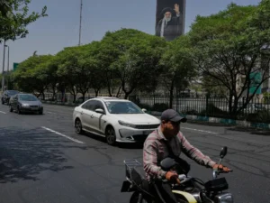 الضربات الأمريكية تتواصل في إيران لليلة الحادية عشرة