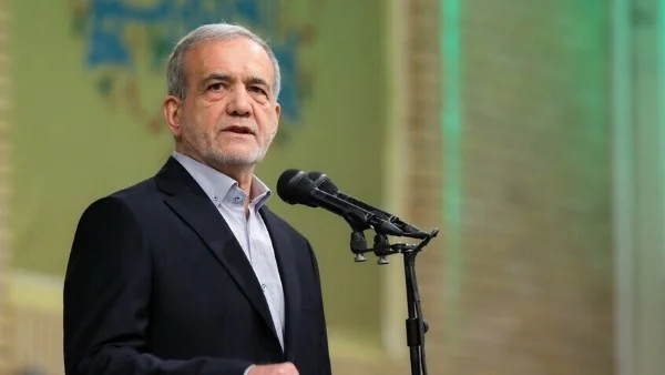 الرئيس الإيراني: خامنئي بداية فصل جديد من الصمود