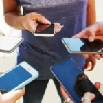 التكنولوجيا والأسرة: دور العائلة في عصر الرقمية