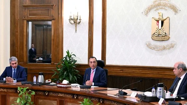 تعزيز المخزون الاستراتيجي من المواد البترولية والسلع الأساسية