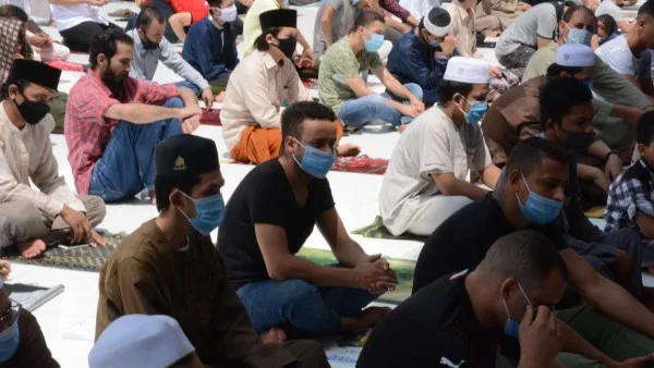 حكم الكلام أثناء خطبة الجمعة حسب الأزهر