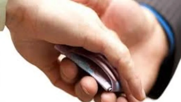 تحذيرات من تبرير الرشوة بأسماء بديلة