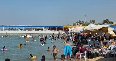 إقبال كبير على شواطئ فايد بالإسماعيلية