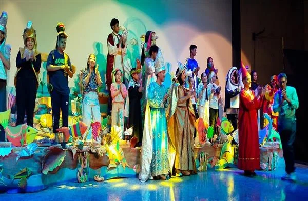 "قصر الأحلام" يعيد إحياء المسرح في أسيوط
