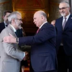 العراق يؤكد على حرية الملاحة في مضيق هرمز