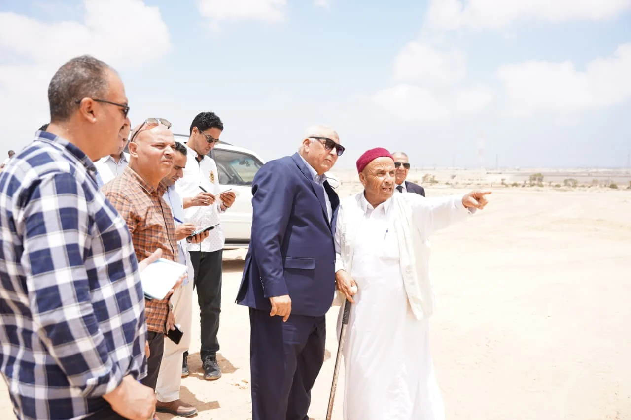 محافظ مطروح يتفقد وادي هاشم بسيدي حنيش