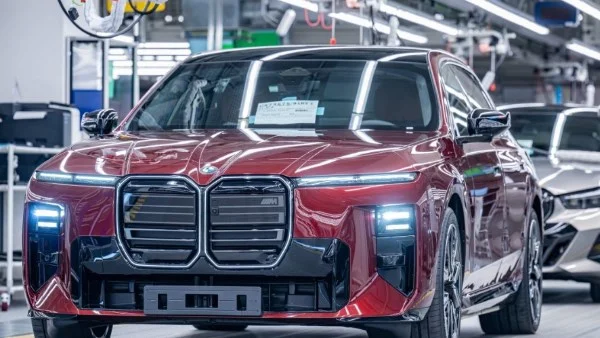 الكشف عن BMW الفئة السابعة موديل 2027