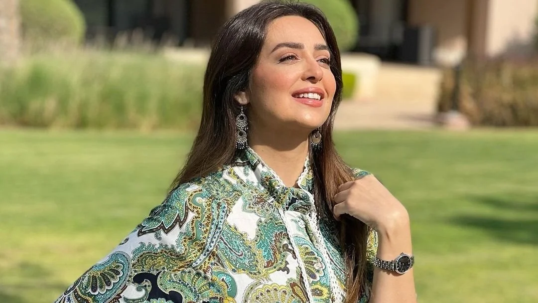 منال سلامة تدعو بالشفاء لـ هبة مجدي