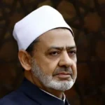 الإمام الأكبر يعزي الدكتور إبراهيم الهدهد في وفاة والدته