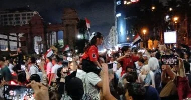 فرحة جماهير الإسكندرية بعد تأهل المنتخب للدور الـ16