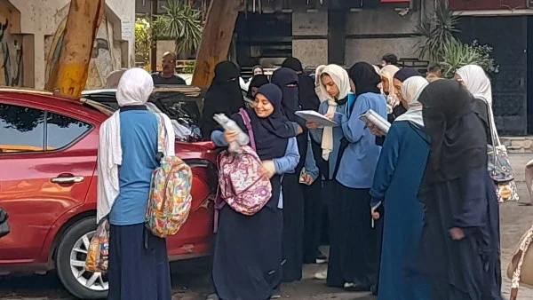 امتحان الرياضيات التطبيقية لطلاب الثانوية الأزهرية