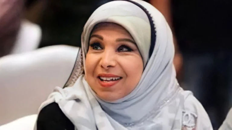 خطوبة مديحة حمدي من عادل إمام في عيد ميلادها