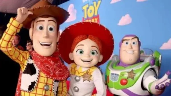 نجاح فيلم Toy Story 5 يتصدر شباك التذاكر عالميًا