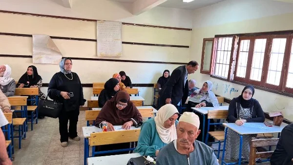 قافلة لمحو الأمية من جامعة دمنهور في إيتاي البارود