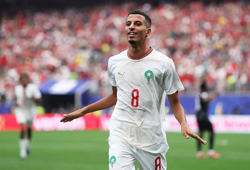 عز الدين أوناحي يحقق رقمًا تاريخيًا مع المغرب