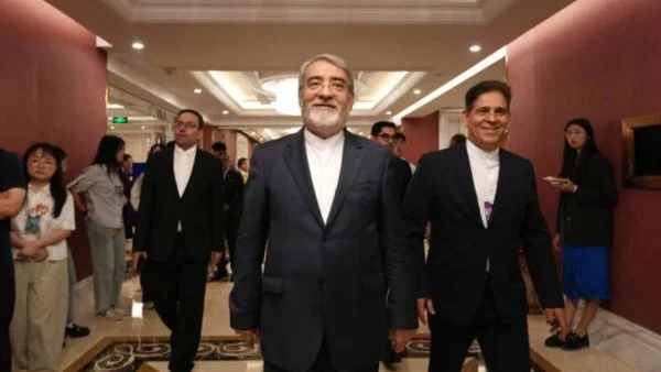 معاملة خاصة للدول الصديقة بمضيق هرمز