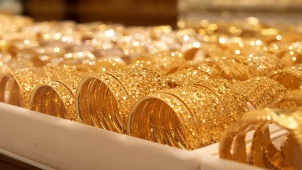 حكم الزكاة على الذهب المدخر والزينة