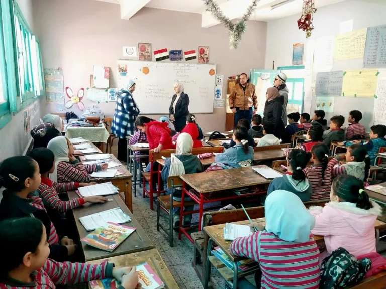 متابعة دقيقة لامتحانات اللغة الإنجليزية بالقاهرة