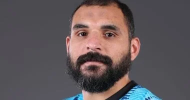 المصري يجدد عقد الحارس محمود حمدي لموسمين
