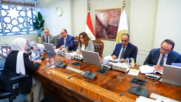 وزيرة التنمية المحلية تترأس لجنة اختيار الوظائف القيادية