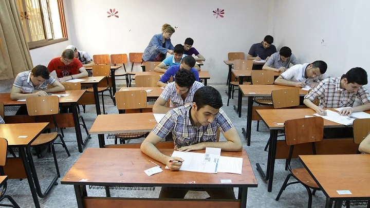 تشجيع الأمهات لأبنائهن في امتحانات الثانوية العامة
