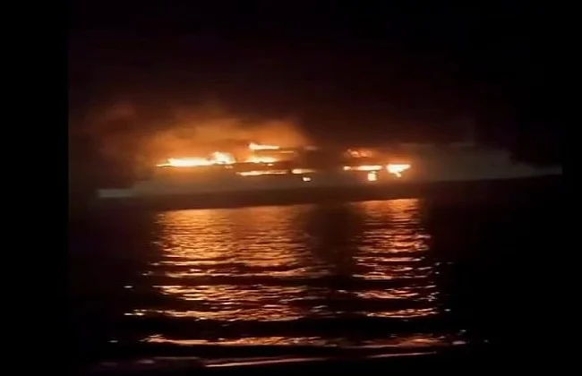 حريق في مقدمة السفينة إنسيليا جراء استهدافها