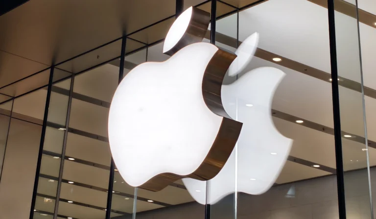 المساعد الافتراضي الجديد في تطبيق Apple Store