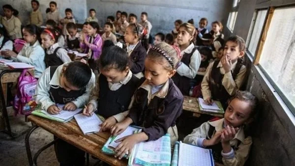 أزمة تأشيرات «فوق الكثافة» تثير قلق أولياء الأمور