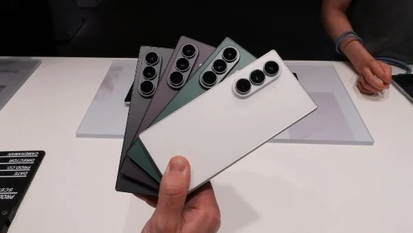 مزايا هاتف سامسونج Galaxy Z Fold 8 Ultra الجديدة