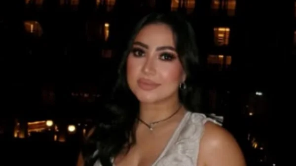 بوسي تتألق بإطلالة جديدة ومميزة