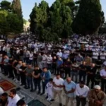 65 ألف مصل يؤدون الجمعة في المسجد الأقصى