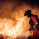 حرائق الغابات قرب مدريد وفرنسا تجبر 80 ألف شخص على الإجلاء