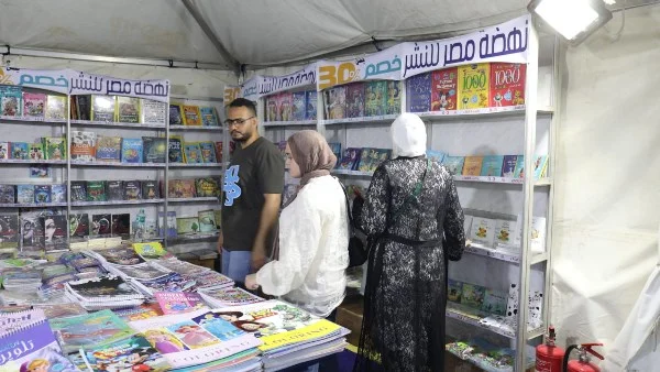 إقبال جماهيري كبير على معرض بورسعيد للكتاب