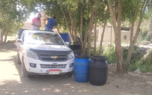 ضبط سيارتي ألبان فاسدة في الفيوم قبل بيعها