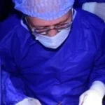 جراحة دقيقة تعيد الأمل لطفل مصاب بشلل كامل بذراعه