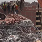 إزالة عقار مخالف بالمرج في القاهرة