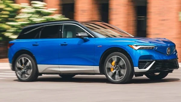 أكيورا ZDX الكهربائية وميزاتها الفاخرة