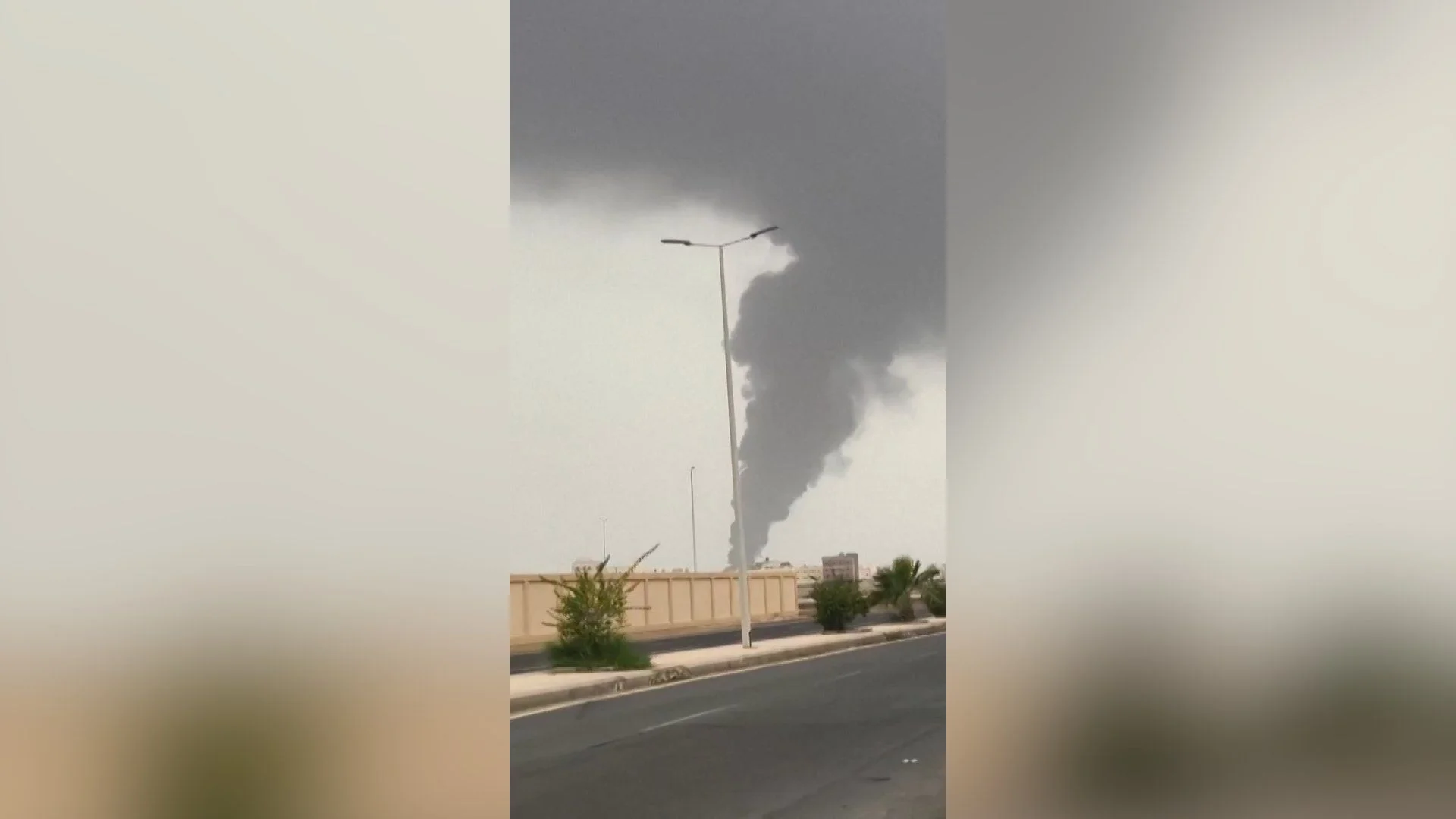 الحوثيون يستهدفون منشآت نفطية سعودية