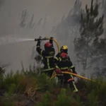 حرائق فرنسا وإسبانيا تجبر أكثر من 200,000 شخص على الإجلاء