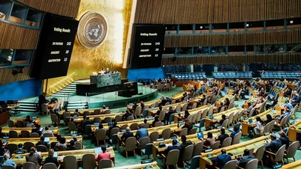 الصين تتدخل لتهدئة التوتر بين أمريكا وإيران