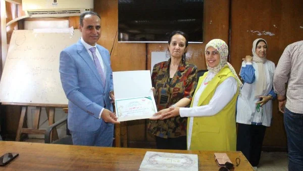 تكريم 20 عضوًا من فرق تنمية الأسرة في بني سويف
