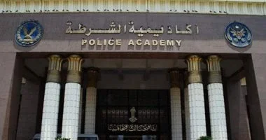 التقديم للضباط المتخصصين في اللغة الفرنسية