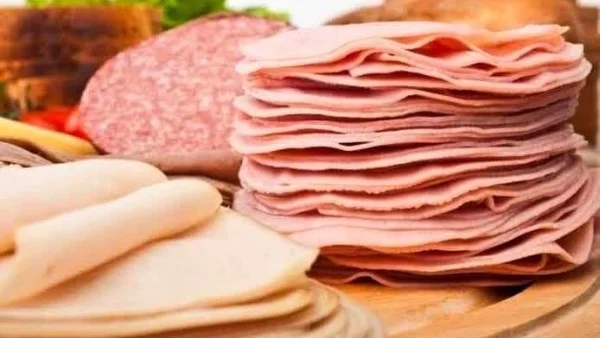 طريقة عمل لانشون اللحمة في المنزل