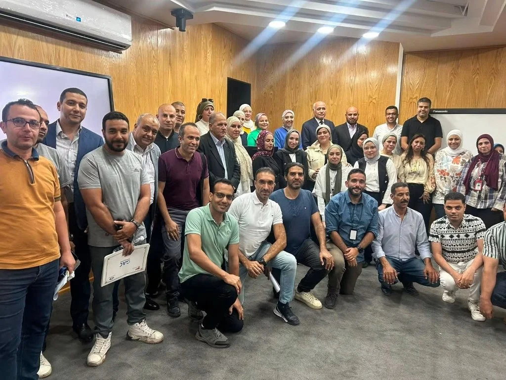 دورة تدريبية لمواجهة مخاطر الطيور بمطار القاهرة