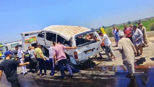 إصابة 10 أشخاص في حادث سير بكفر الشيخ
