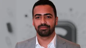 من تشويش البيانات إلى غرور العقل