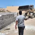إزالة مبانٍ مخالفة جنوب الغردقة واسترداد 800 متر مربع