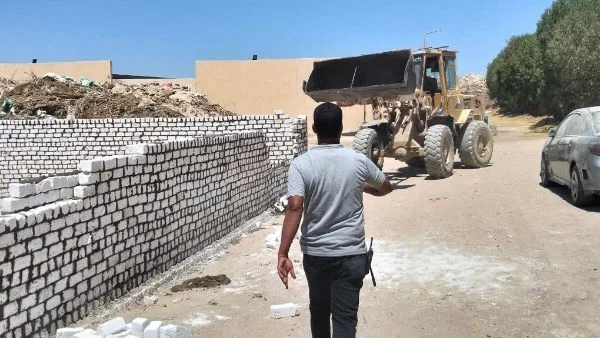 إزالة مبانٍ مخالفة جنوب الغردقة واسترداد 800 متر مربع